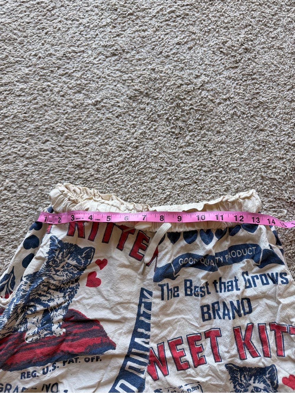 Sweet Kitten Graphic womens Shorts - Cream with Red & Blue Print - Picture 9 of 10